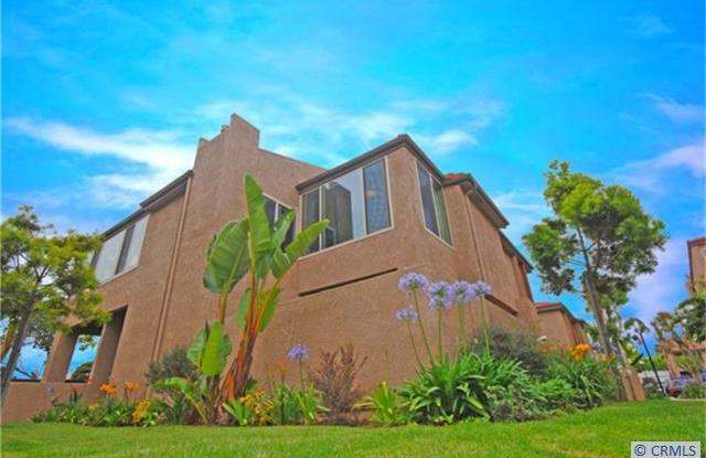Spectacular Upper Unit 1 Bedroom / 1 Bath w/ Loft steps from the Sand - 16913 Bluewater Lane, Huntington Beach, CA 92649