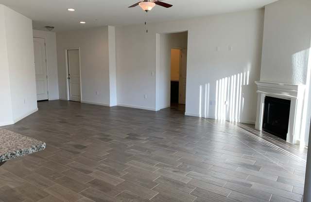 2435 Plantation Ave Gallery 3