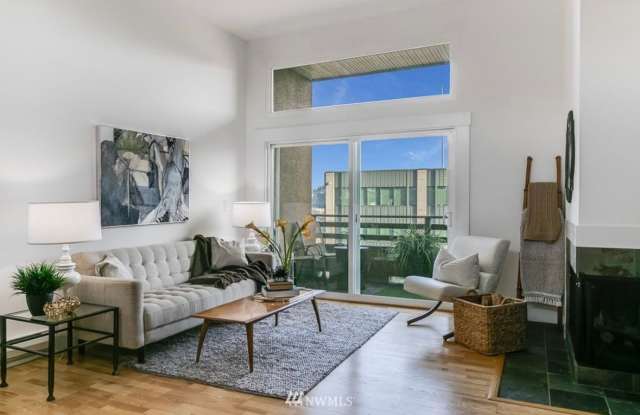 $900 OFF w April 1st Move In - Darling Studio in Queen Anne - SLU Sunrise Views - 612 Prospect Street, Seattle, WA 98109