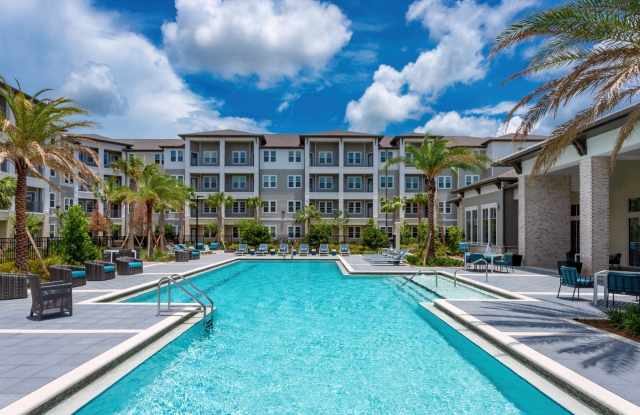 Overture Hamlin Age 55+ Apartment Homes Gallery 4