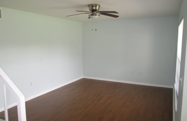 Don't miss this 3/2.5 Park Lake Townhouse in Maitland! Gallery 3