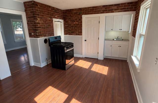 1 Bed/ 1 Bath Apartment in Downtown Warren Gallery 1