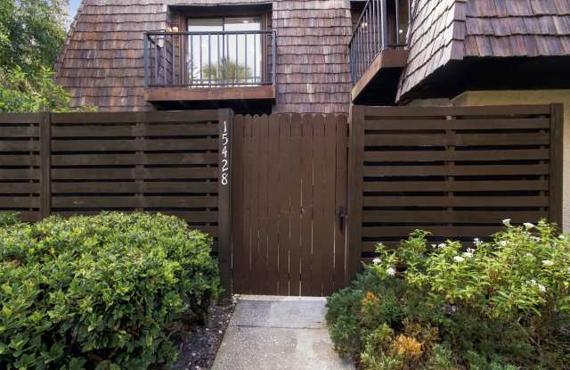 15428 East Pond Woods Drive Gallery 4