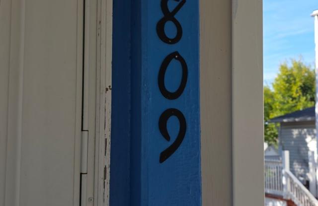 For Rent - 3 Bedroom, 1.5 Bath Duplex Gallery 3