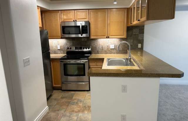 Fantastic 2 Bed 2 Bath Condo in Lake City Gallery 4