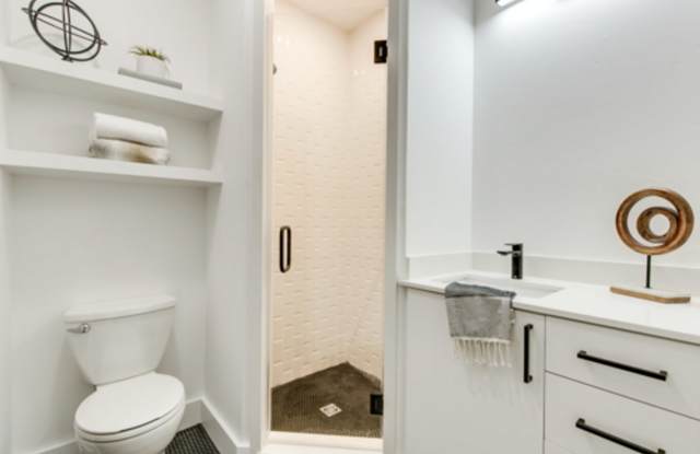 The Uptowns on 23rd - Luxury Apartment Living photos photos