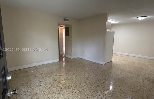 240 E 8 St. Gallery 4