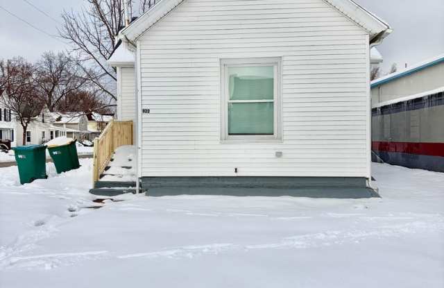 822 W 4th - 50% off the first month of rent - 822 West 4th Street, Mishawaka, IN 46544