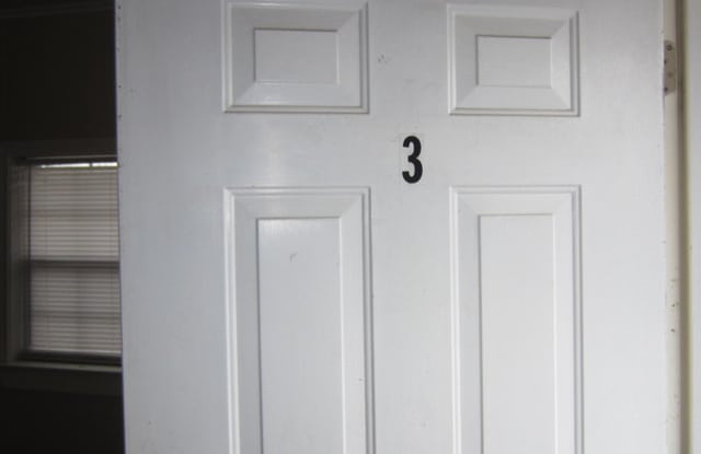 14132 Bonham Street Gallery 2