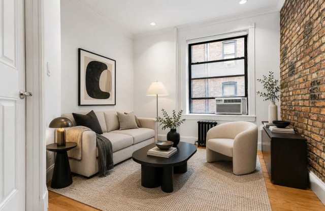 102 Christopher Street photos photos