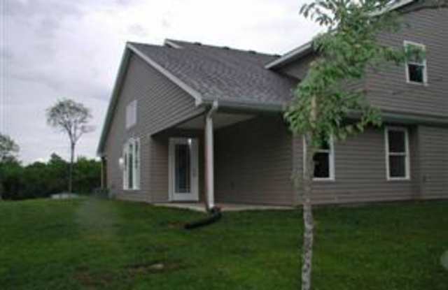 Spacious 3 Bedroom 2 Bathroom Duplex!  No Dogs, No Cats Please. Gallery 3