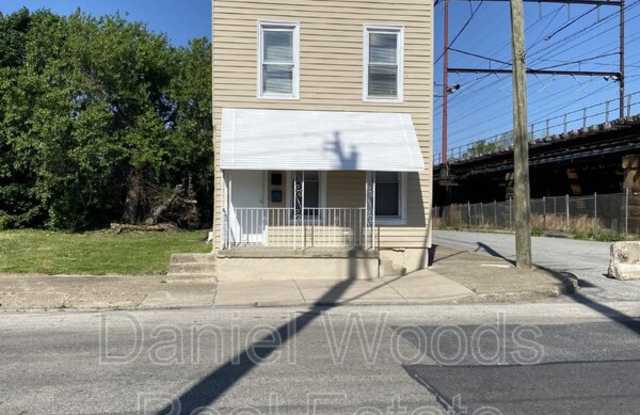 601 Penn Street Gallery 1