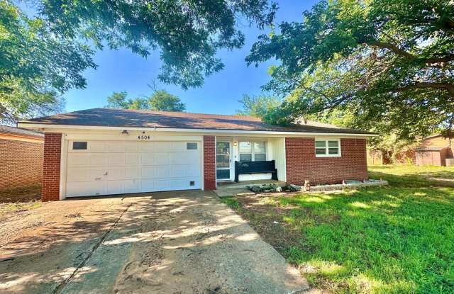 Sunlight, Style  So Much Space — Central Lubbock Charmer! photos photos