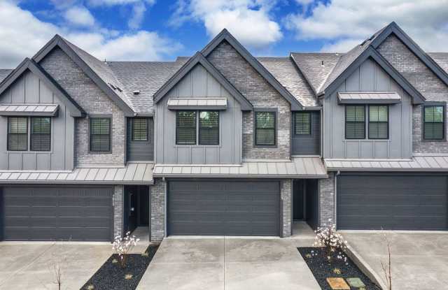 Luxury Townhome for Lease at the Courtyards at Hidden Crest - 7009 NE 132nd Way photos photos