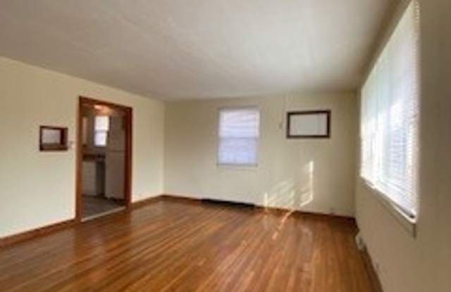 2 Bedroom Home in South Bend! Gallery 3