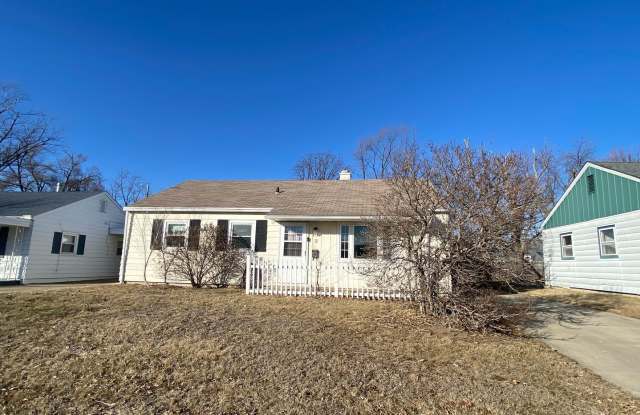 Beautiful 3 Bedroom, 1 Bath Home for Rent in Peoria! photos photos