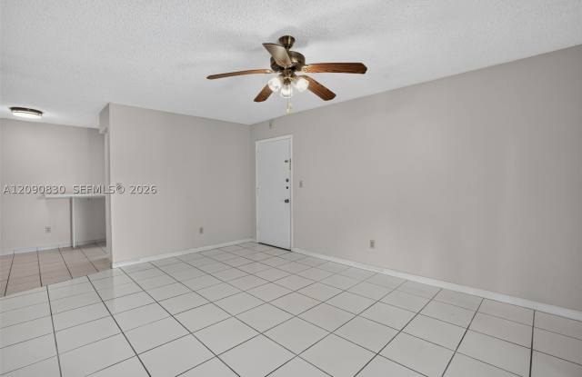 10786 N Kendall Dr Gallery 4