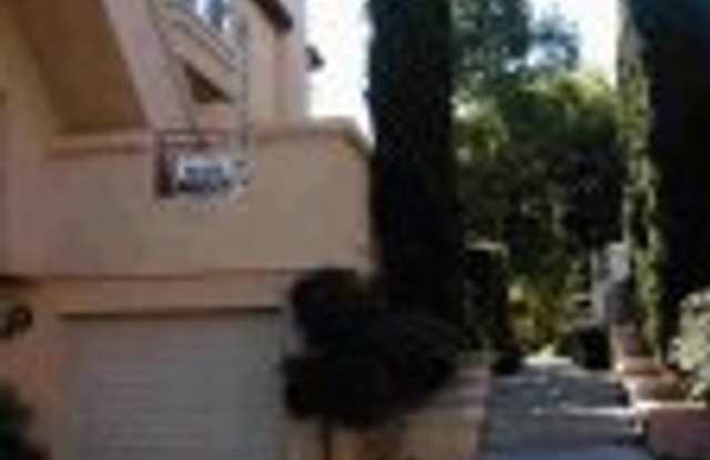 STUDIO CONDO IN GREAT AV LOCATION - 28 Florentine, Aliso Viejo, CA 92656
