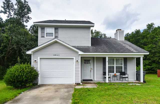 3 Bedroom 2 Bathroom- Pets Allowed - 5935 Bloomsbury Drive, Hope Mills, NC 28306