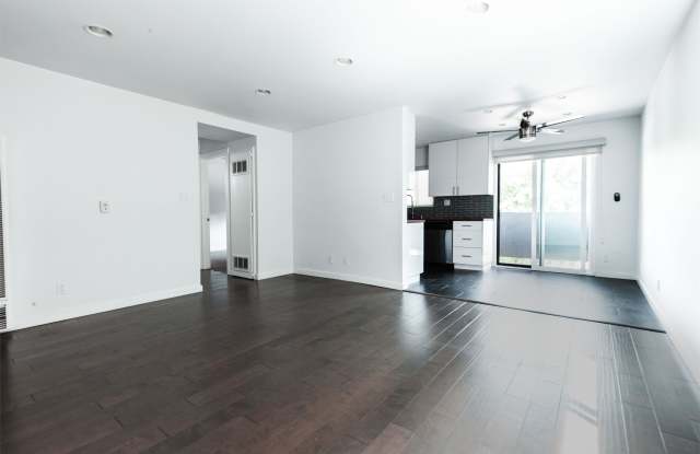 1940 Preston Avenue - 101 Gallery 2