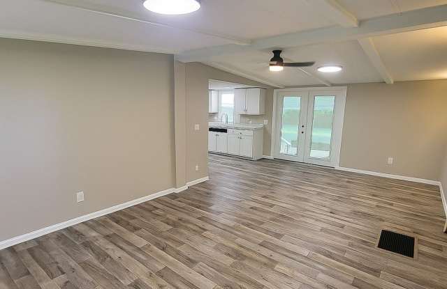 NEWLY RENOVATED 3/2 Home in SW Ocala. Close to WEC  Dunnellon photos photos
