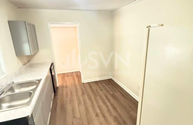1616 Gilda Circle Gallery 2