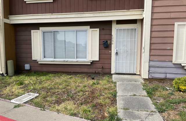 3 Bedroom, 1.5 Bath Home in Parkway Neighborhood photos photos