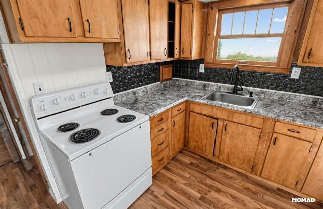 Charming 2BR House in Springfield Gallery 4