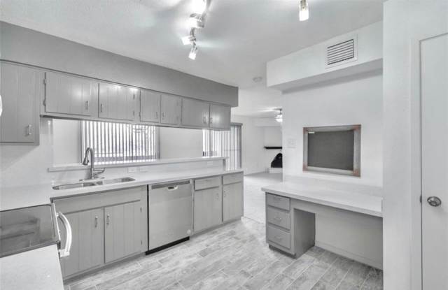5661 Birchmont Drive Gallery 2