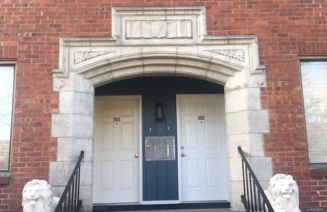 Charming 2 Bedroom 1 Bath Condo for Rent! Gallery 3