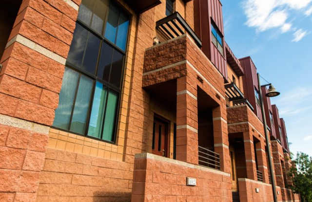 Downtown Tempe 2 Bedroom with LOFT 2 Bathroom, 2 Car Garage Gallery 3