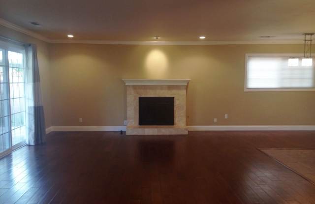 16762 Ross Gallery 2