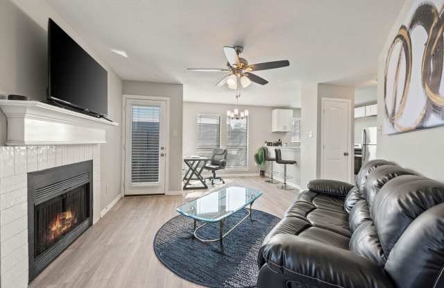 Furnished Condo with Modern Finishes in Arlington - Flexible Lease Terms - 1608 Pecan Chase Circle, Arlington, TX 76012