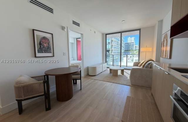 90 NE 32 photos photos