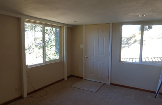 Three Bedroom Upper Crestline photos photos