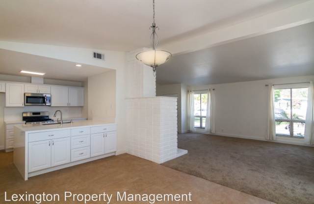 22856 Leadwell Street Gallery 4