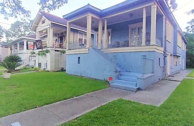 Spacious New Orleans Rental in a Prime Napoleon Ave Location photos photos Spacious New Orleans Rental in a Prime Napoleon Ave Location photos photos