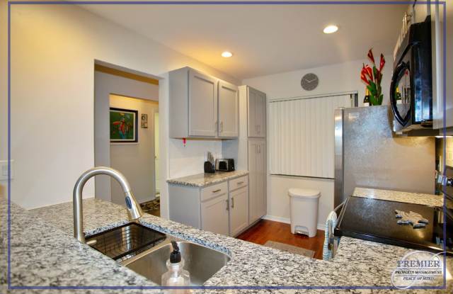 **FULLY FURNISHED SEASONAL RENTAL**BONITA SPRINGS**GATED COMMUNITY** Gallery 4