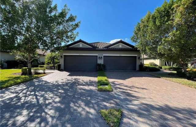 8217 Lucello Ter W photos photos