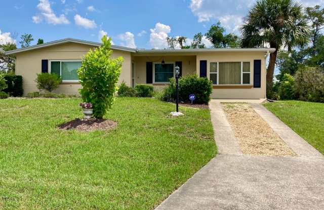 Clean ready to go 2/1 in Beverly Hills! photos photos