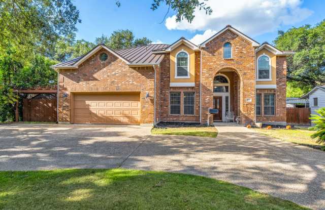 Welcome home to this 5-bedroom, 4-bathroom home in the heart of Alamo Heights Gallery 1
