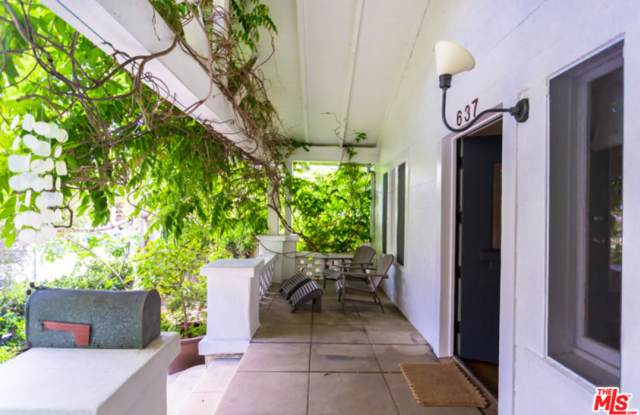 637 PALMS Gallery 2
