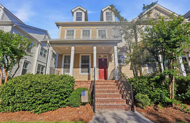 313 Lakeview Drive Gallery 1