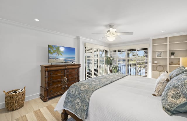 560 Retreat Drive - 560 Retreat Drive, Collier County, FL 34110