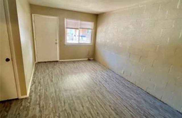 312 S SANTA FE Gallery 2