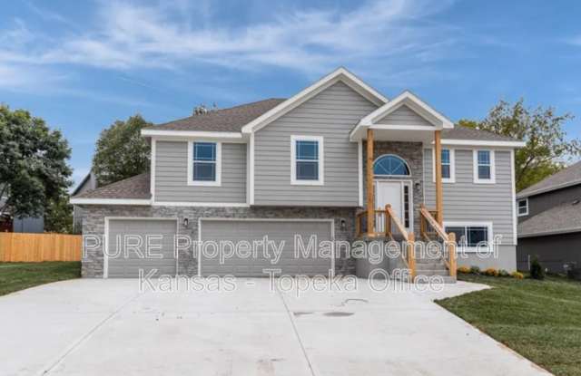 4766 LakeCrest Dr photos photos