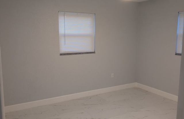 Beautifully Remodeled West Bradenton Duplex – 2 Bedroom | 1 Bath Gallery 4