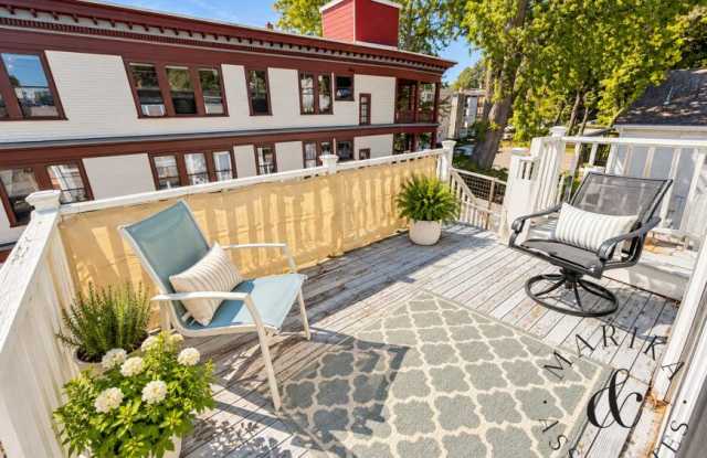 4 Upcrest Rd. Gallery 2