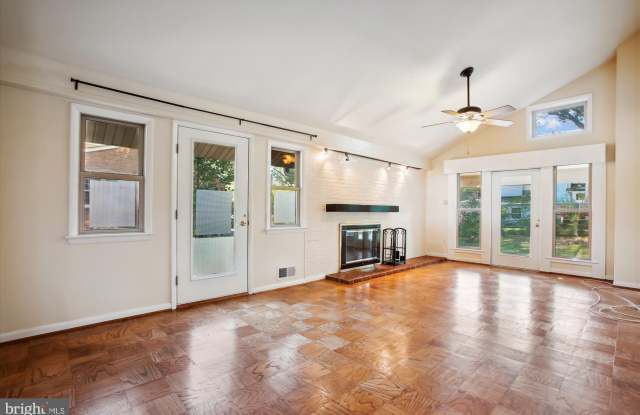 8509 CYRUS Place Gallery 4