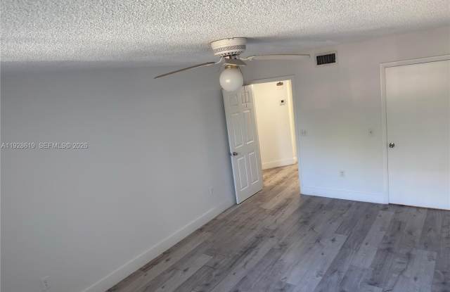 8353 Lake Dr photos photos